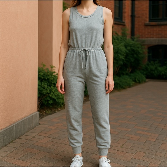 Grey jumpsuit size Small, NWT - Picture 3 of 8
